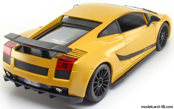 2007 - Lamborghini Gallardo Superleggera Maisto 1/18 (Gelb / Schwarz) Hinten rechte seite