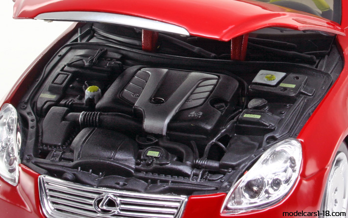 2001 - Lexus SC 430 Welly 1/18 (Червен) Двигател