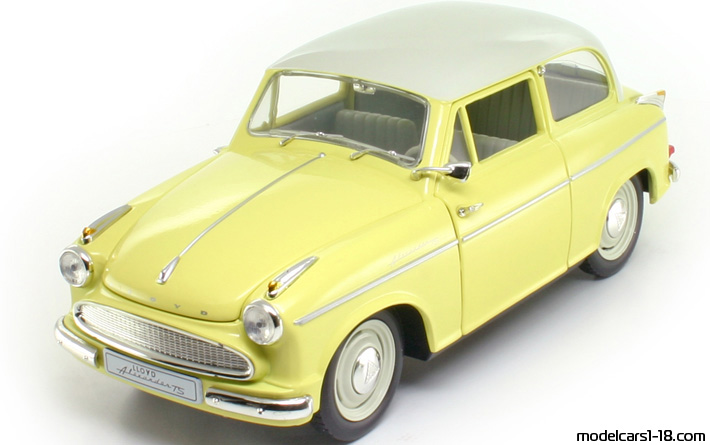 1958 - Lloyd Alexander TS Revell 1/18 - Vorne linke Seite