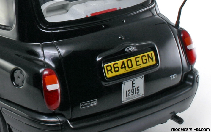 1998 - London Taxi TX1 Sun Star 1/18 (Schwarz) Kofferraum / Klappbare Scheinwerfer