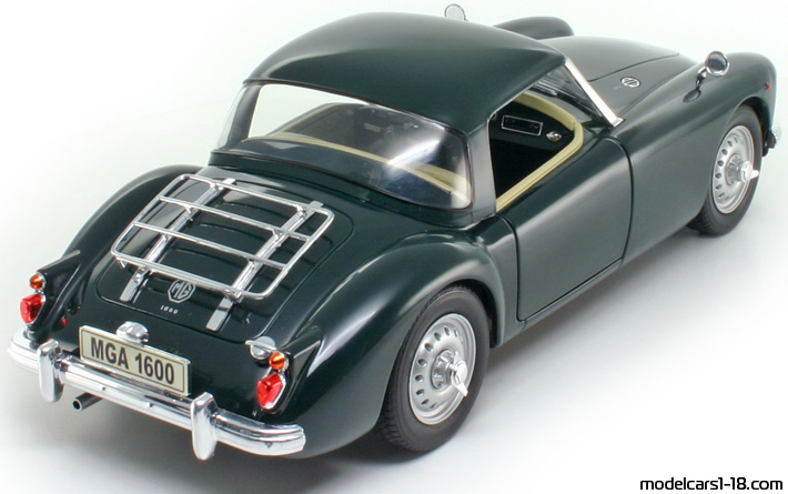 1955 - MG MGA Revell 1/18 (Green) Rear right side