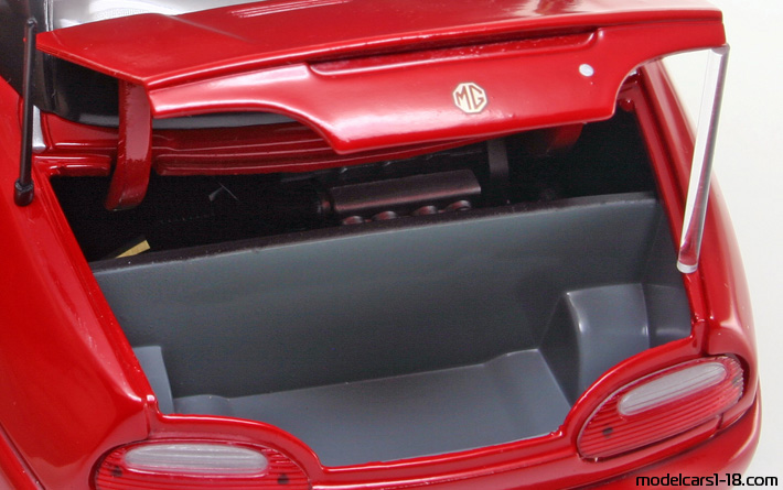 1995 - MG MGF Corgi 1/18 (Red / Black) Engine