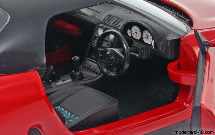 1995 - MG MGF Corgi 1/18 (Red / Black) Interior dashboard