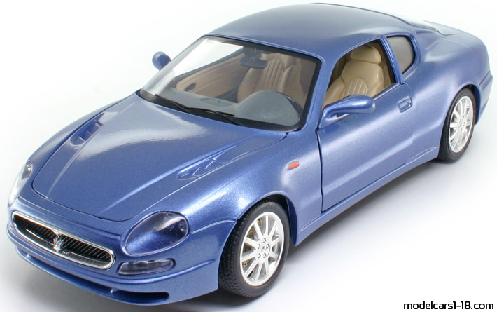 1998 - Maserati 3200 GT Bburago 1/18 (Blau) Vorne linke Seite
