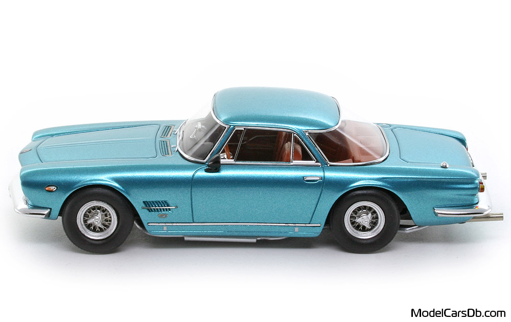 1960 - Maserati 5000 GT Minichamps 1/43 (Blau) Seite