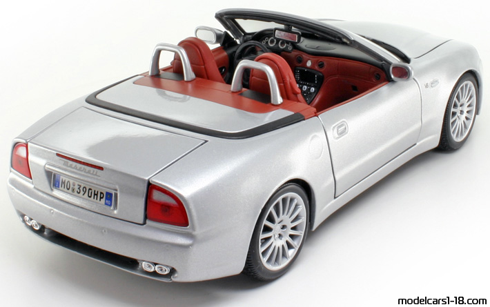 2002 - Maserati GT Spyder Maisto 1/18 (Light Silver) Rear right side