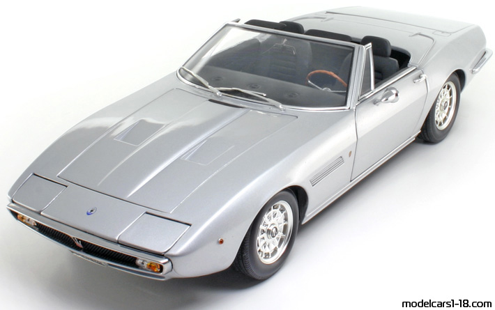 1970 - Maserati Ghibli Spyder Minichamps 1/18 - Vorne linke Seite