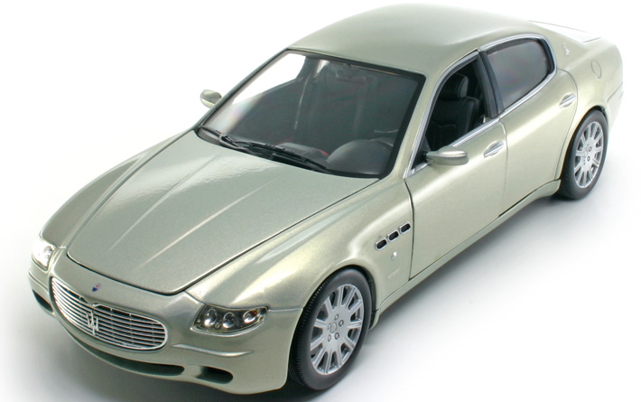 2004 - Maserati Quattroporte Hot Wheels 1/18 (Золотой ) Передняя левая сторона