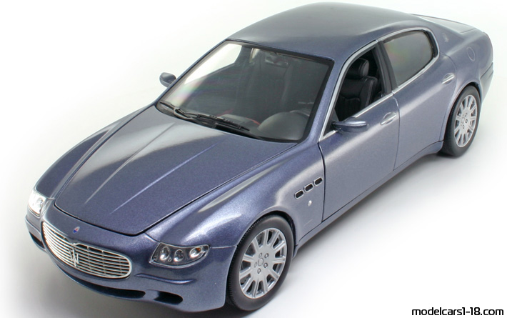 2004 - Maserati Quattroporte Hot Wheels 1/18 - Предна лява страна