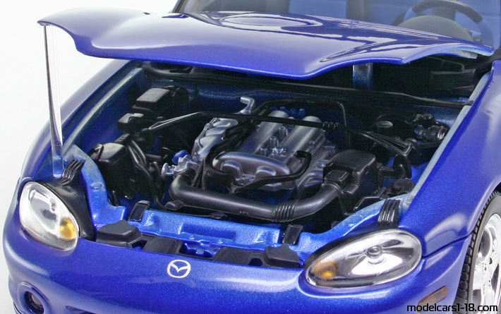 1999 - Mazda MX-5 Gate 1/18 (Blau) Motor
