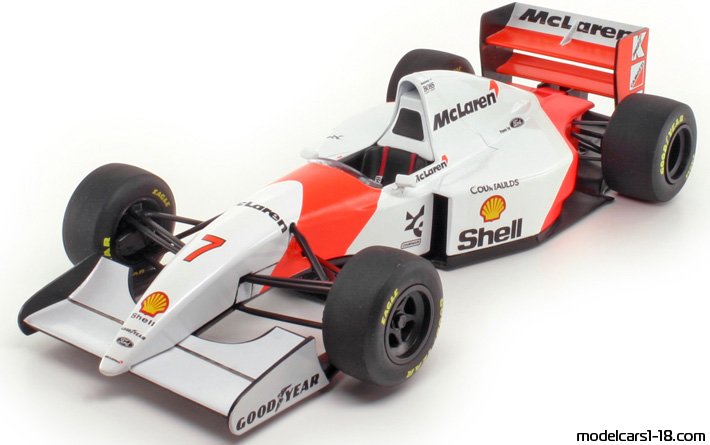 1993 - McLaren Ford MP4-8 Minichamps 1/18 (Weiß / Rot) Vorne linke Seite