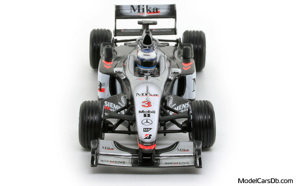 2001 - McLaren Mercedes MP4-16 Hot Wheels 1/43 (Light Silver / Black) Front end
