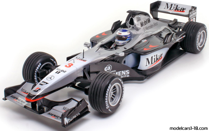 2001 - McLaren Mercedes MP4-16 Minichamps 1/18 - Vorne linke Seite