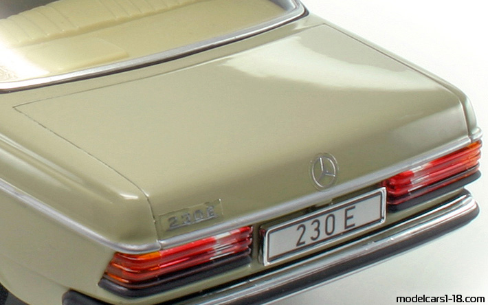 1976 - Mercedes 230 E (W123) Revell 1/18 (Brown) Other details