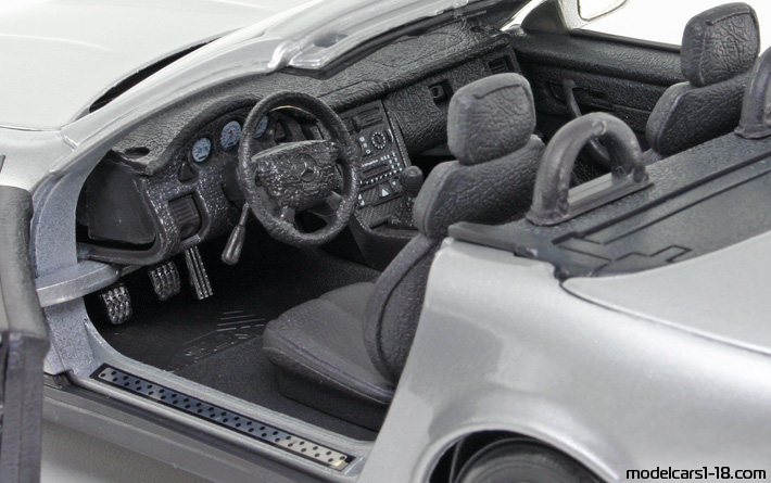 1997 - Mercedes 230 SLK (R170) Maisto 1/18 (Silber) Innenraum Armaturenbrett