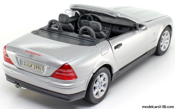 1997 - Mercedes 230 SLK (R170) Maisto 1/18 (Silber) Hinten rechte seite