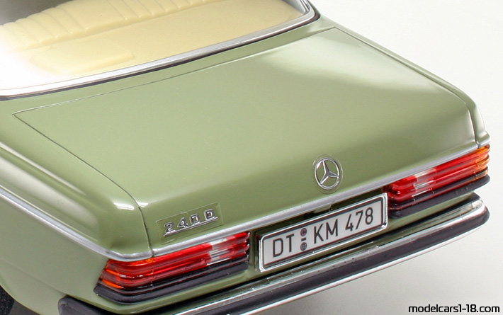 1976 - Mercedes 240 D (W123) Revell 1/18 (Braun) Kofferraum / Klappbare Scheinwerfer