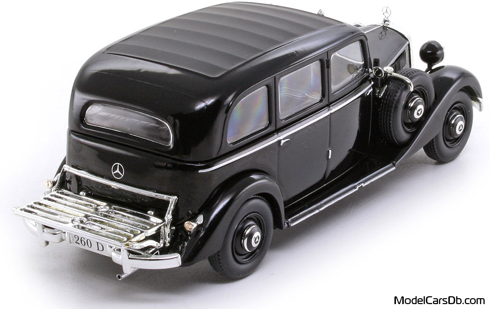 1937 - Mercedes 260 D Pullman (W138) DeAgostini 1/43 (Schwarz) Hinten rechte seite