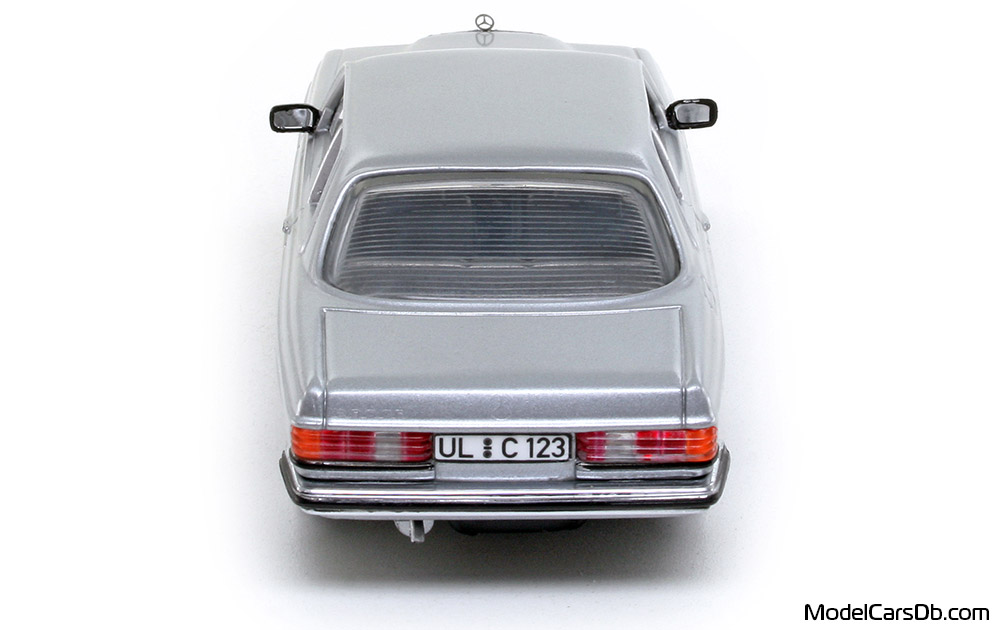 1976 - Mercedes 280 CE (C123) Minichamps 1/43 (Silver) Rear end