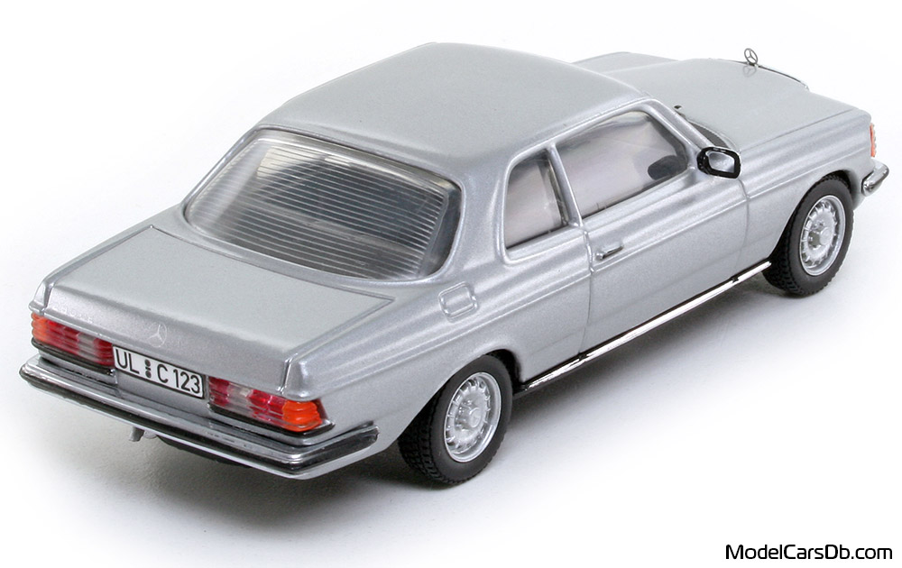 1976 - Mercedes 280 CE (C123) Minichamps 1/43 (Silver) Rear right side
