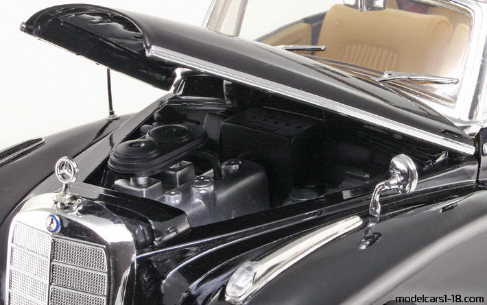 1955 - Mercedes 300 C (W186) Ricko 1/18 (Black) Engine