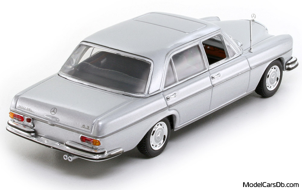 1968 - Mercedes 300 SEL 6.3 (W109) Minichamps 1/43 (Silver) Rear right side