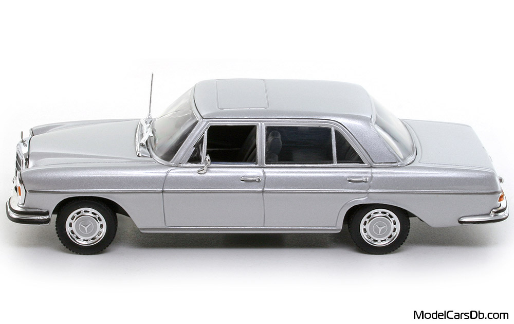1968 - Mercedes 300 SEL 6.3 (W109) Minichamps 1/43 (Silver) Side