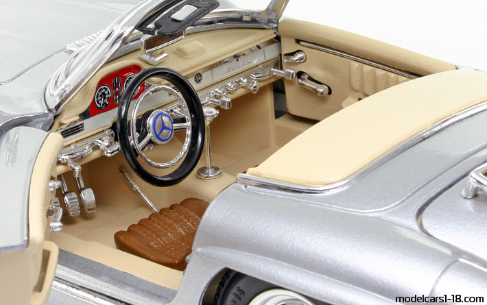 1957 - Mercedes 300 SL (W198) Bburago 1/18 (Silber) Innenraum Armaturenbrett