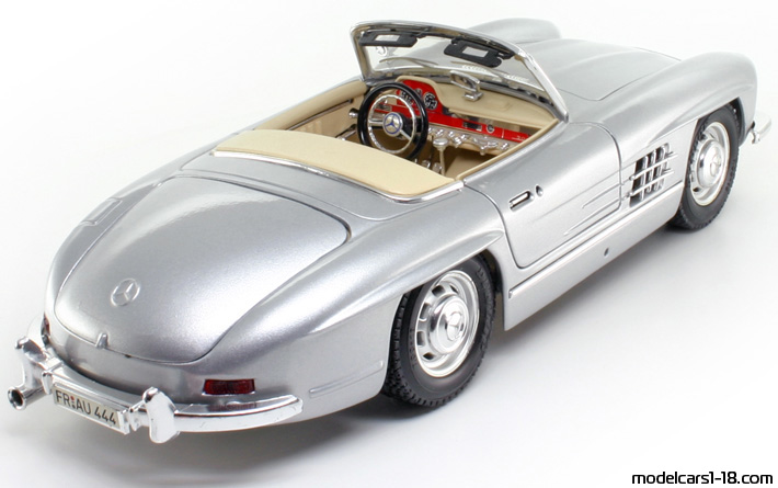 1957 - Mercedes 300 SL (W198) Bburago 1/18 (Silver) Rear right side