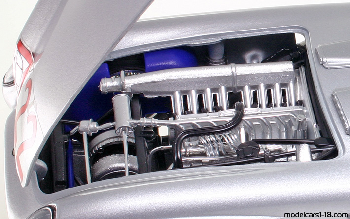1955 - Mercedes 300 SLR (W196S) Bburago 1/18 (Silber) Motor