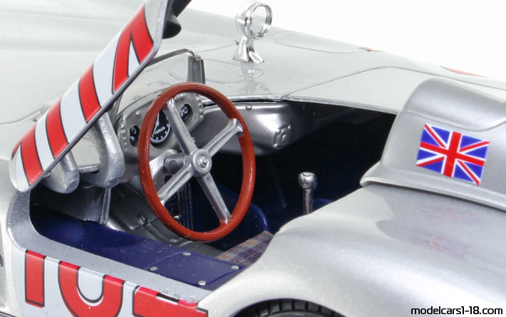1955 - Mercedes 300 SLR (W196S) Maisto 1/18 (Silber) Innenraum Armaturenbrett