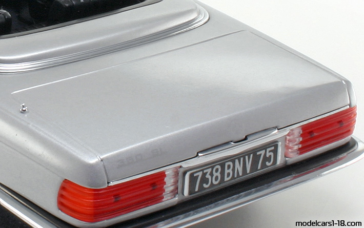 1977 - Mercedes 350 SL (R107) Chrono 1/18 (Сребрист) Багажник / Отварящи се фарове