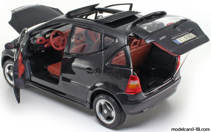 2001 - Mercedes A 160 (W168) Maisto 1/18 (Grau) Zu öffnende Teile