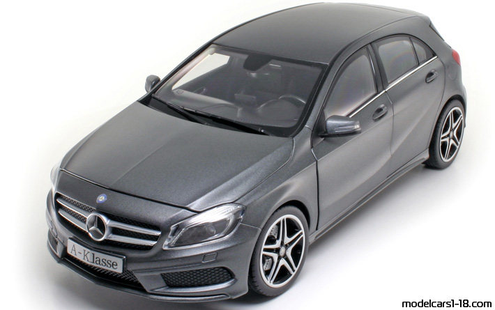 2012 - Mercedes A (W176) Norev 1/18 - Предна лява страна