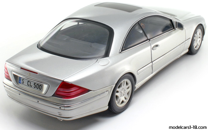 1999 - Mercedes CL 500 (C215) AutoArt 1/18 (Silber) Hinten rechte seite