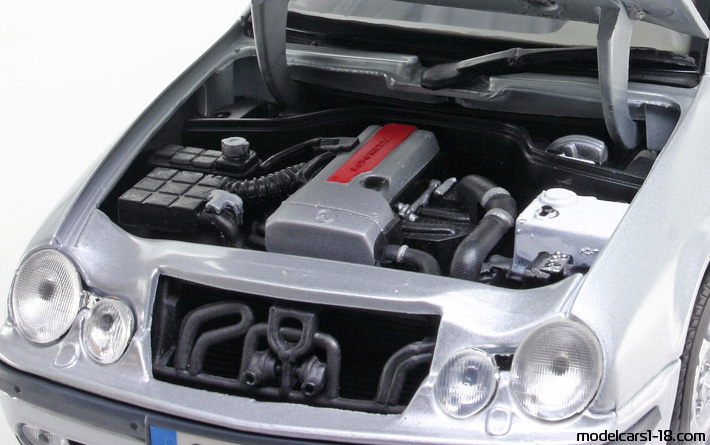 1997 - Mercedes CLK 230 (C208) Anson 1/18 (Silber) Motor