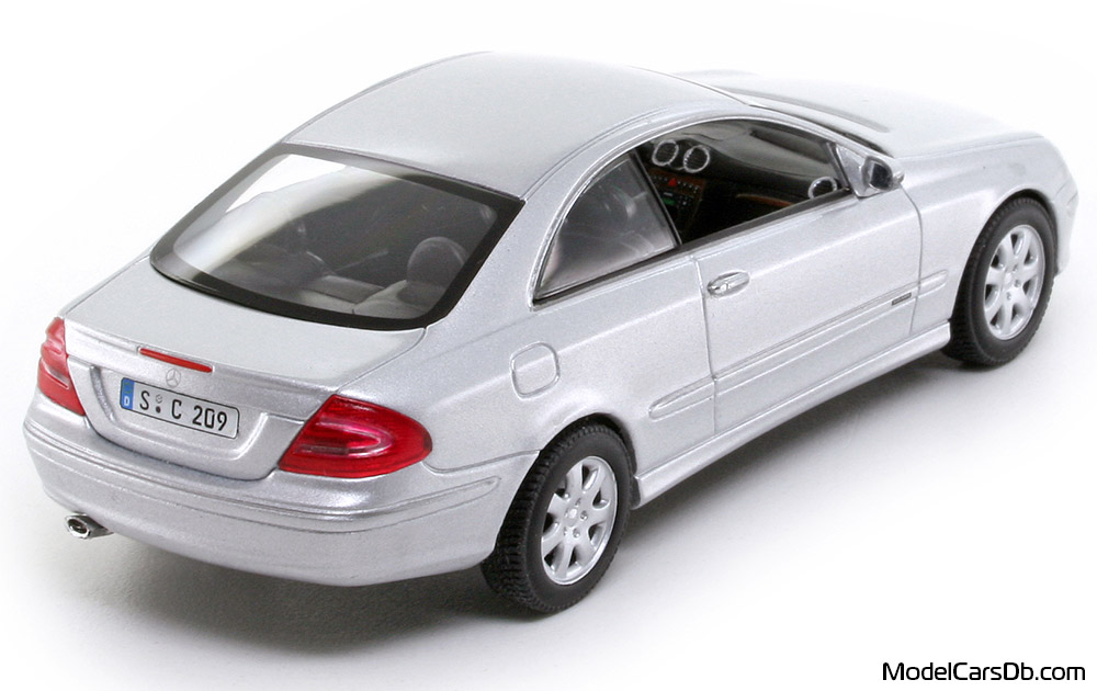 2003 - Mercedes CLK 320 (C209) Minichamps 1/43 (Silber) Hinten rechte seite