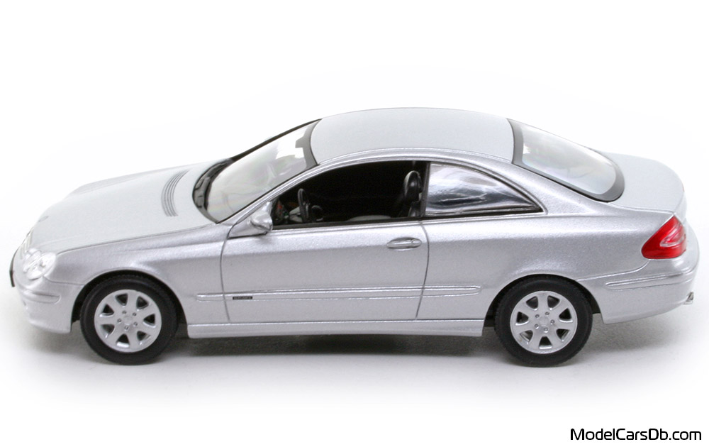 2003 - Mercedes CLK 320 (C209) Minichamps 1/43 (Silber) Seite