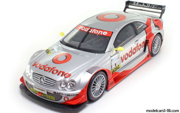 2002 - Mercedes CLK DTM (C209) Maisto 1/18 - Vorne linke Seite