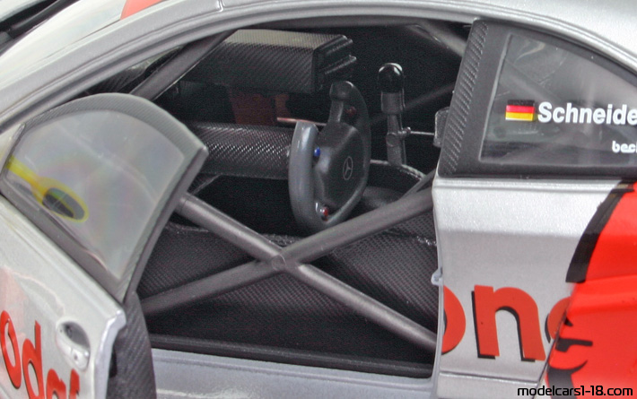 2002 - Mercedes CLK DTM (C209) Maisto 1/18 (Silver / Red) Interior dashboard