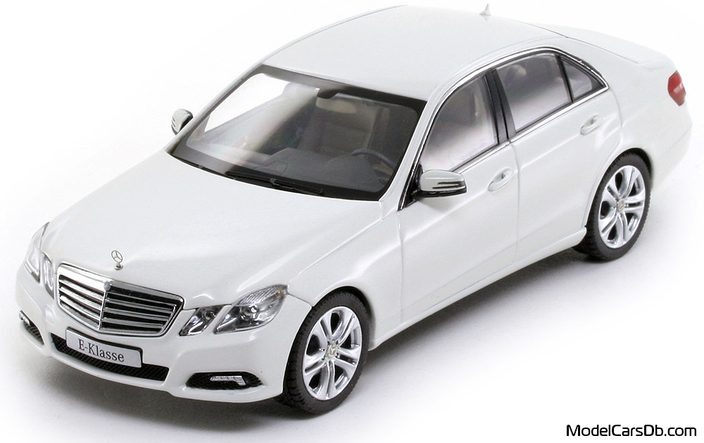 Mercedes E 350 (W212) (sedan) 2009 Schuco 1:43