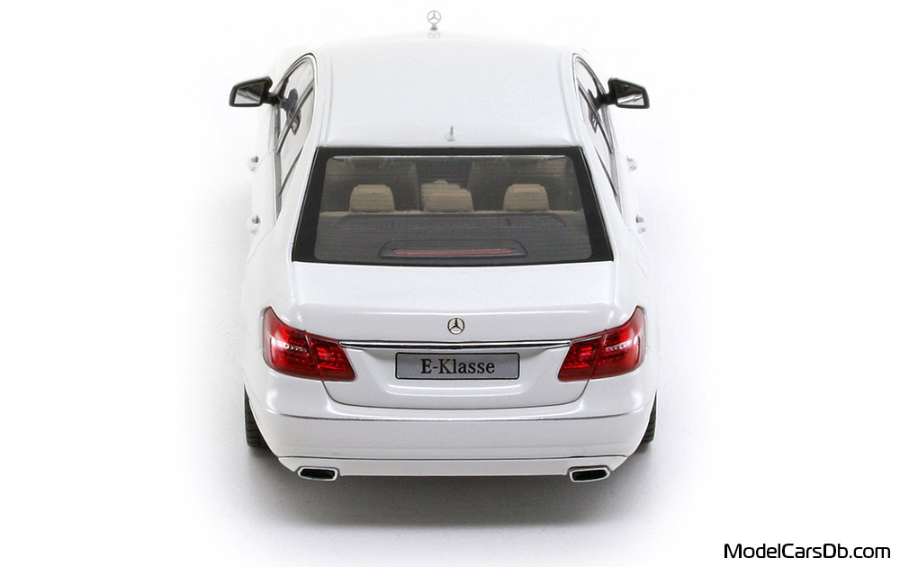 2009 - Mercedes E 350 (W212) Schuco 1/43 (White) Rear end