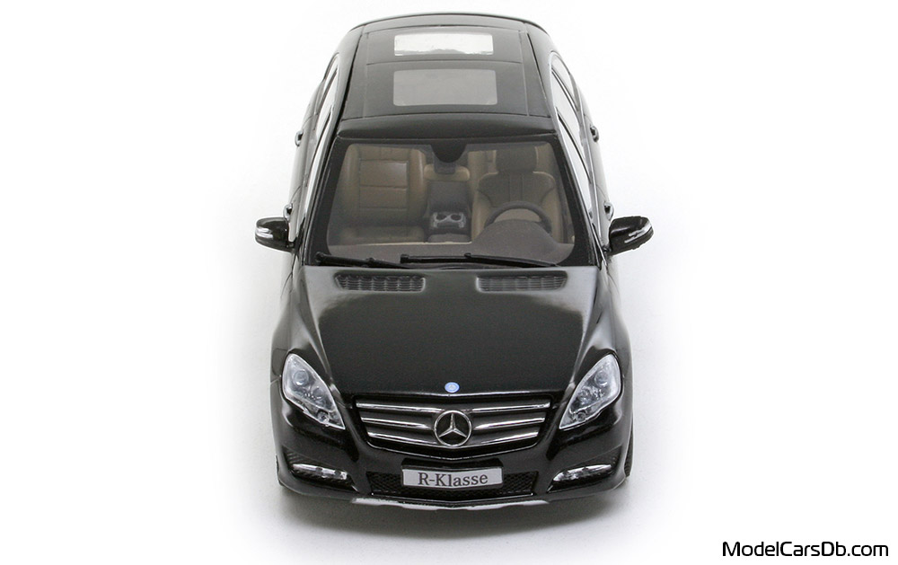 2011 - Mercedes R 350 (W251) Minichamps 1/43 (Black) Front end