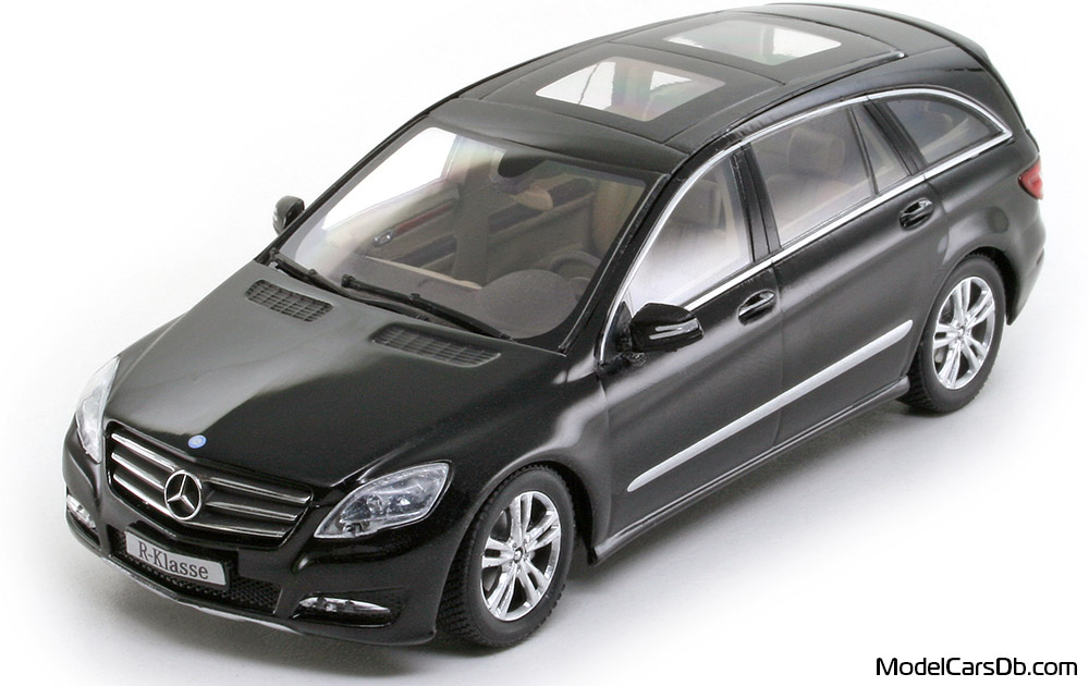 2011 - Mercedes R 350 (W251) Minichamps 1/43 (Black) Front left side