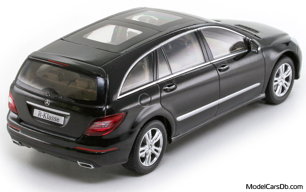 2011 - Mercedes R 350 (W251) Minichamps 1/43 (Black) Rear right side