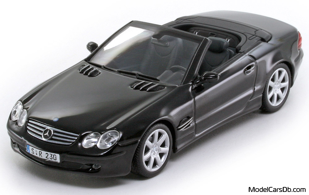 2001 - Mercedes SL 500 (R230) Minichamps 1/43 - Front left side
