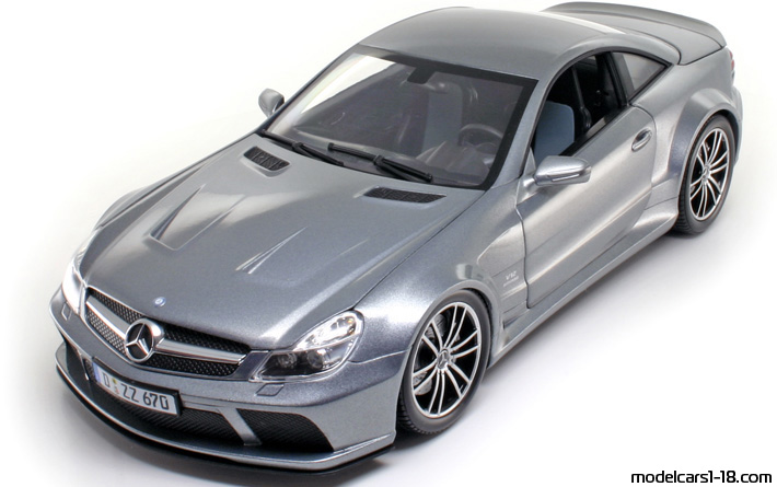 2009 - Mercedes SL 65 AMG Black Series (R230) Minichamps 1/18 - Vorne linke Seite