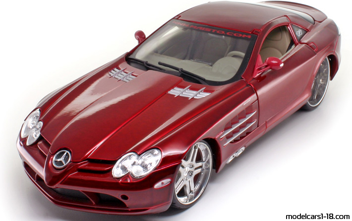 2003 - Mercedes SLR McLaren (C199) Maisto 1/18 - Предна лява страна