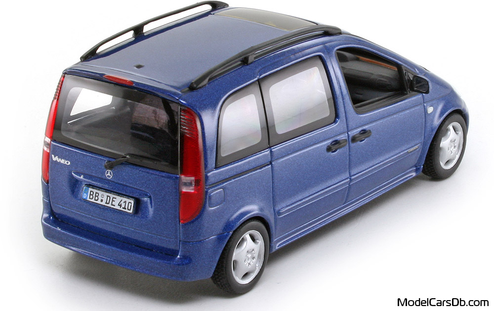 2004 - Mercedes Vaneo (W414) Minichamps 1/43 (Blue) Rear right side