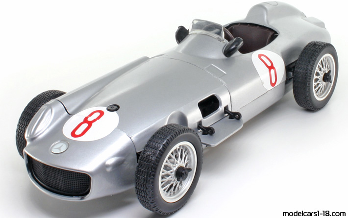 1954 - Mercedes W196 Polistil 1/16 (Silver) Front left side